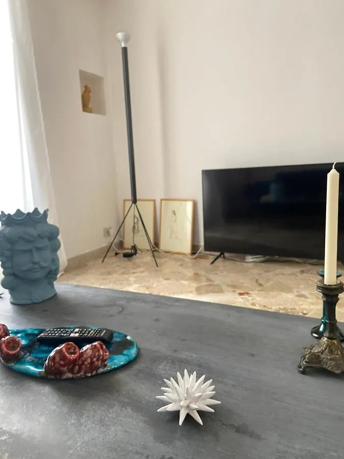 パレルモCasa Ginaアパートメント アパート